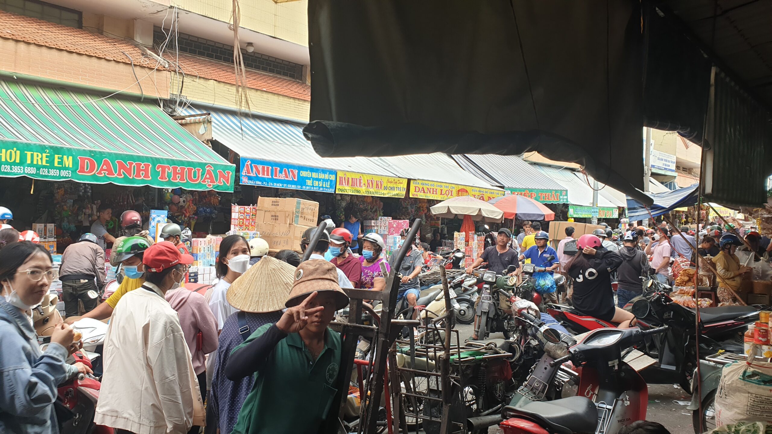 Rue animée à Ho Chi Minh